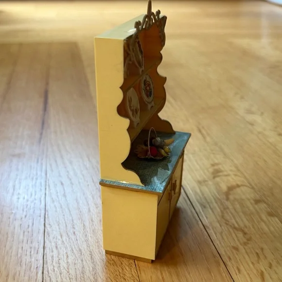 IDEAL Petite Prince Dollhouse Kitchen Cabinet Yellow and Gold - Picture 9 of 10